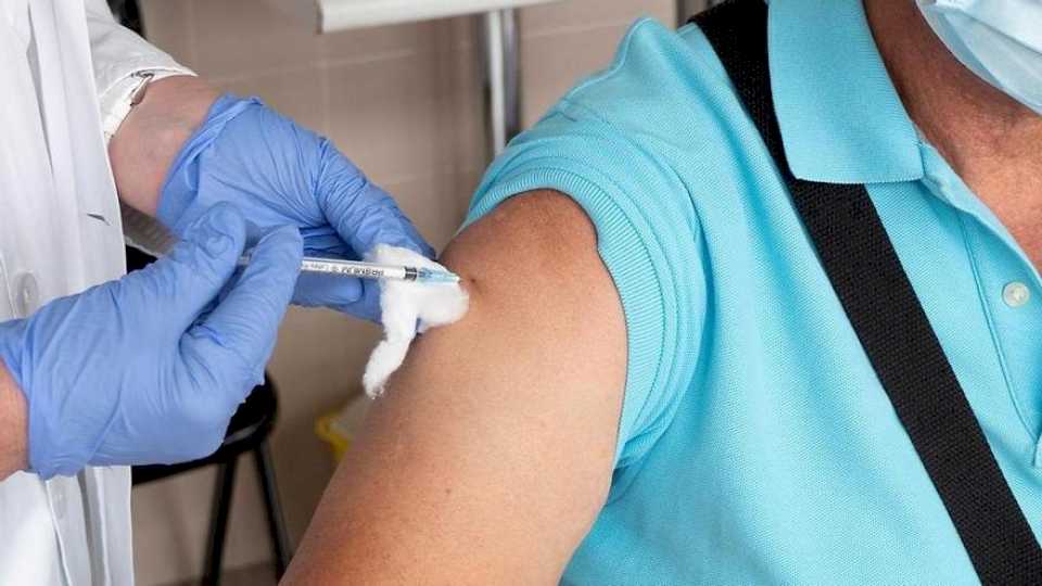 la-vacunacion-contra-covid-y-gripe-empezara-en-torno-al-16-de-octubre