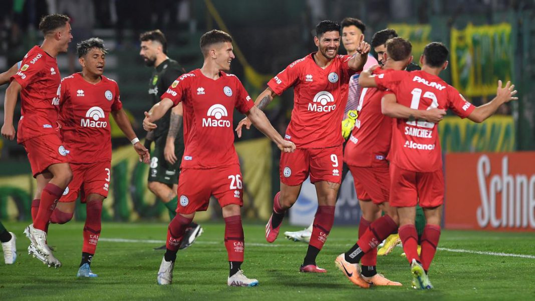 belgrano-gano-en-florencio-varela-a-defensa-y-justicia-y-es-el-mejor-en-la-copa-de-la-liga