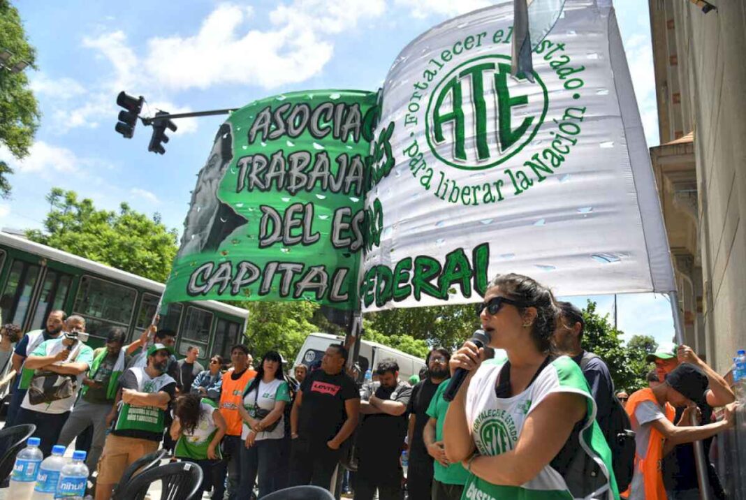 un-freno-al-despido-de-trabajadores-estatales-trans