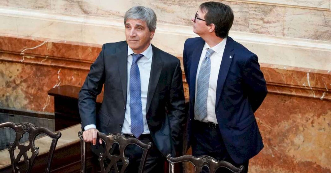 diputados:-la-oposicion-exige-que-luis-caputo-vaya-a-explicar-el-presupuesto-2025