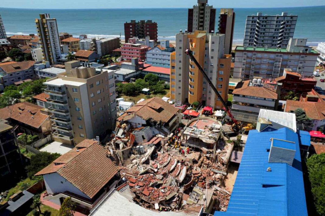 villa-gesell:-hallaron-el-cuerpo-de-una-mujer-bajo-los-escombros