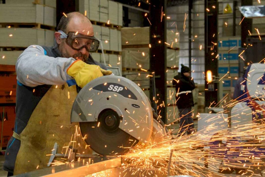 el-gobierno-dice-que-registro-un-leve-repunte-del-empleo-en-agosto-y-septiembre-y-tambien-del-salario-real