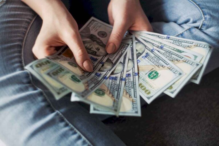 dolar-hoy,-dolar-blue-hoy:-a-cuanto-cotiza-este-viernes-8-de-noviembre
