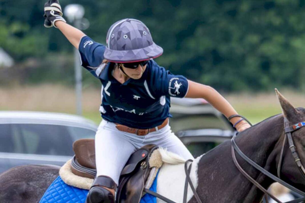 mate,-cumbia-y-caballos-en-inglaterra-para-la-joven-de-la-plata-que-se-atrevio-a-cambiar:-el-polo-ingles-esta-colonizado-por-los-argentinos