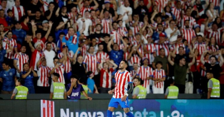 Paraguay vs Argentina: la descomunal chilena de Tony Sanabria que dejó sin chances a Dibu Martínez en Asunción