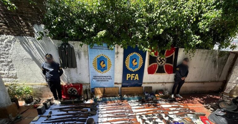 Detuvieron a un hombre vinculado al tráfico internacional de armas e incautaron armamento y elementos con simbología nazi