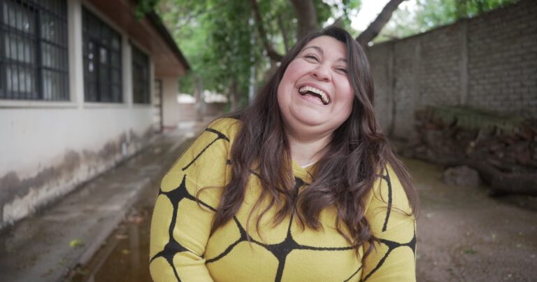 La magia de las palabras: una docente inspiradora y su aula de literatura interactiva en Mendoza
