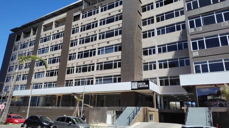 Escándalo en Nordelta. Detienen a un empresario por explotar laboralmente a 24 hombres que construían un lujoso complejo