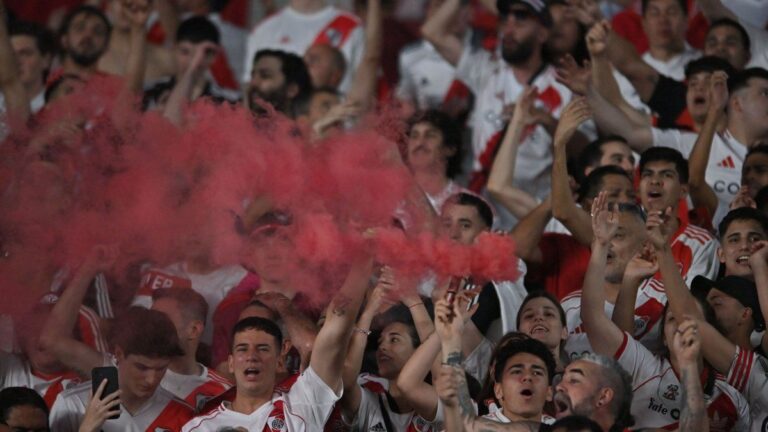 La reacción de los hinchas de River contra Demichelis por el cruce en el Mundial de Clubes: «Gánenle…»