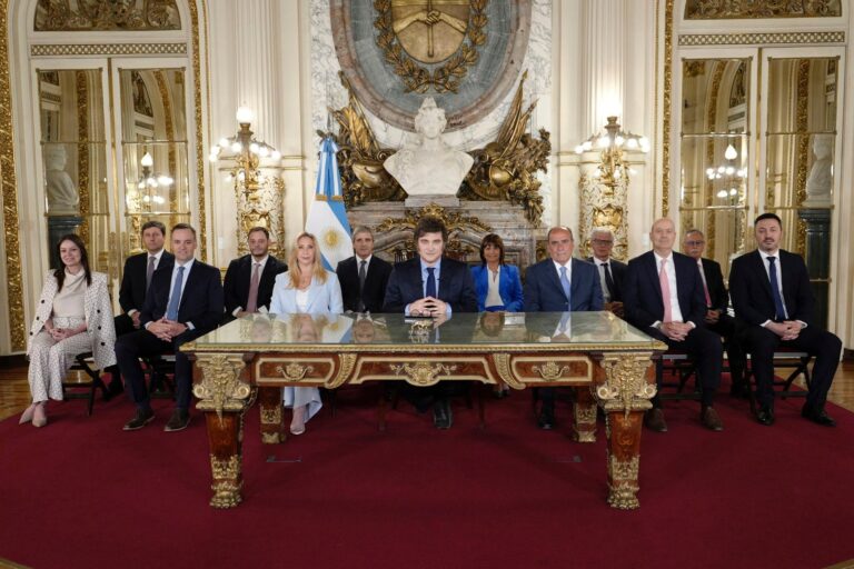 Javier Milei anunció una competencia de monedas y que en 2025 el cepo se termina para siempre