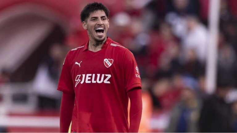 Es uno de los mejores defensores del fútbol argentino y su hermano afirmó: «Se quiere quedar en Independiente»