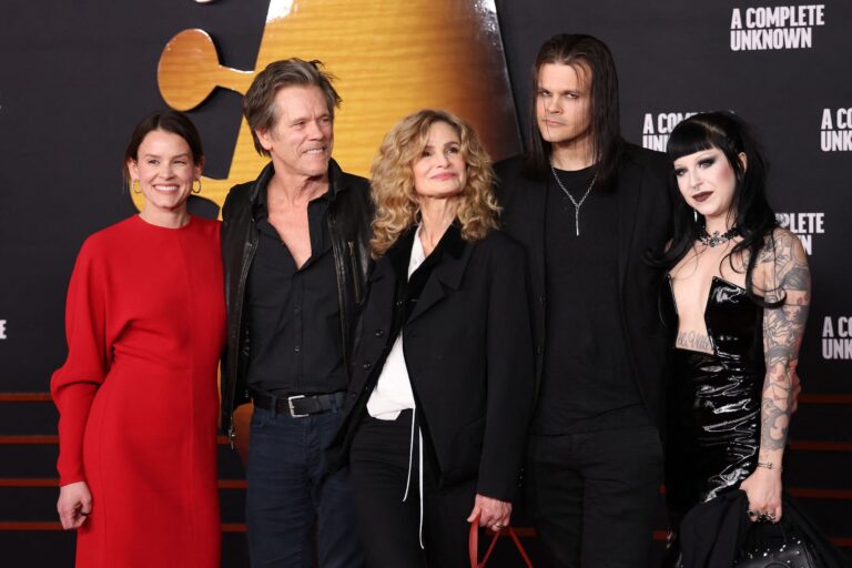 En fotos: de la reunión de la familia Bacon Sedgwick en la alfombra roja al impactante look de repleto de perlas de Heidi Klum