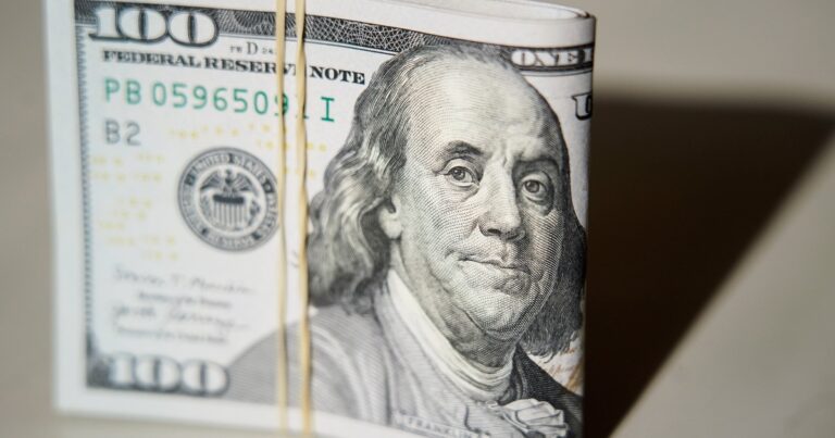Dólar hoy y dólar blue hoy, EN VIVO: a cuánto cotiza y cuál es su precio este martes 17 de diciembre, minuto a minuto