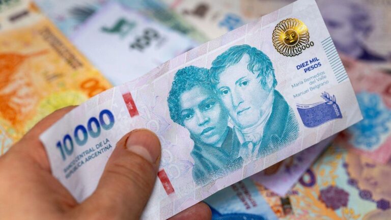 Los salarios se recuperaron en el útimo tramo del año, pero aún siguen por debajo de 2023