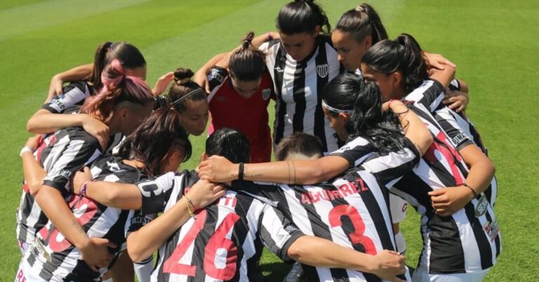 Estudiantes de Caseros abandona el fútbol femenino de campo. Otro golpe a la disciplina