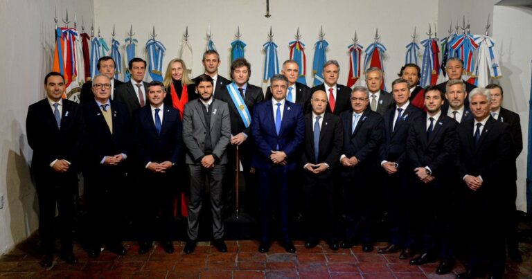 El Gobierno refuerza su alianza con los gobernadores en el año electoral y les manda mas fondos