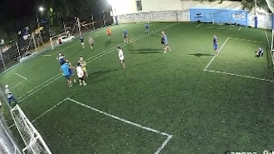 Por agresiones a la policía fueron excluidos barras de Vélez Sarsfield