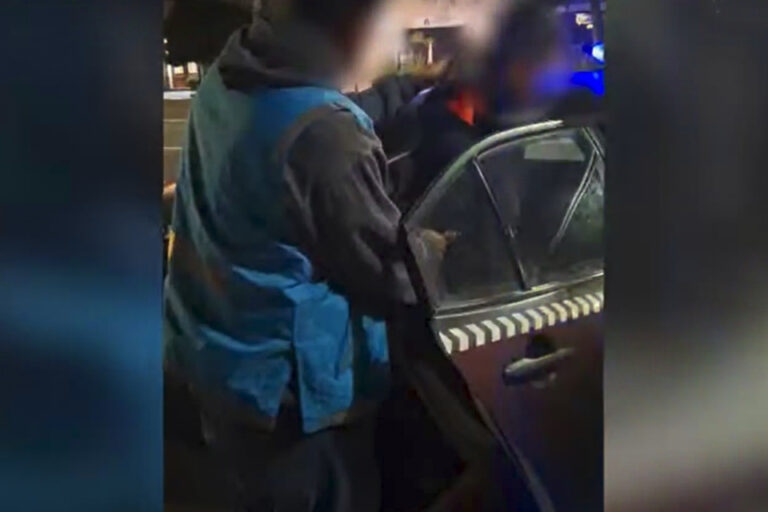 Detuvieron a un «trapito» por rayar autos en Palermo