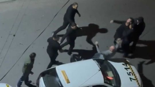Tucumán: un joven terminó internado tras ser brutalmente golpeado por patovicas en un boliche