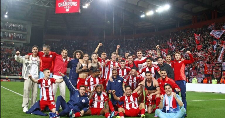 Quiénes son los argentinos que fueron campeones en Grecia con el Olympiakos?