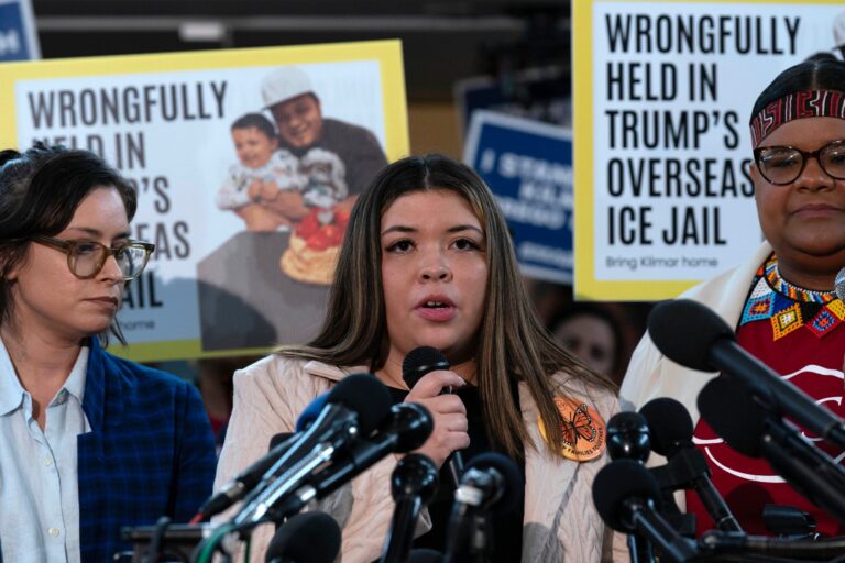 El desesperado pedido de la esposa de un salvadoreño deportado por error: Quiero de vuelta nuestra vida