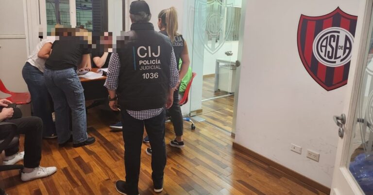 Allanaron la sede de San Lorenzo y la casa del acusado Moretti