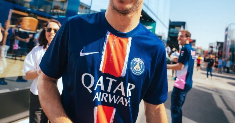 Pierre Gasly lució la camiseta del París Saint Germain en el Gran Premio de Barcelona