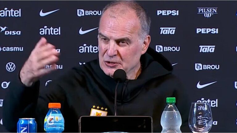 El incómodo momento de Marcelo Bielsa que vivió en conferencia: «No tenemos nada que hablar»