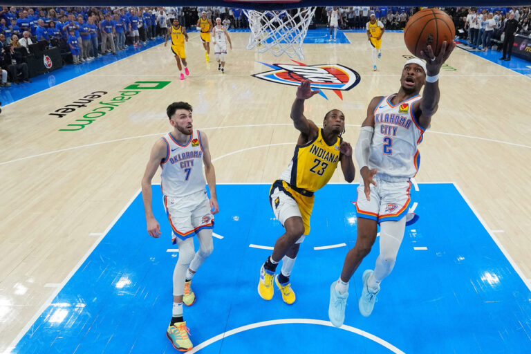 Oklahoma quedó a tiro del título en la NBA