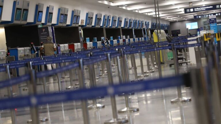 Levantaron el paro en los aeropuertos pero podría haber demoras tras el fin de semana largo