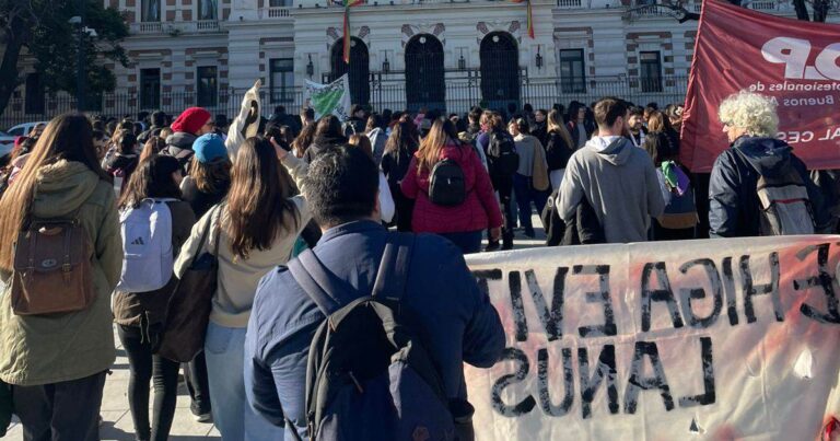 Residentes bonaerenses. Crece el reclamo salarial