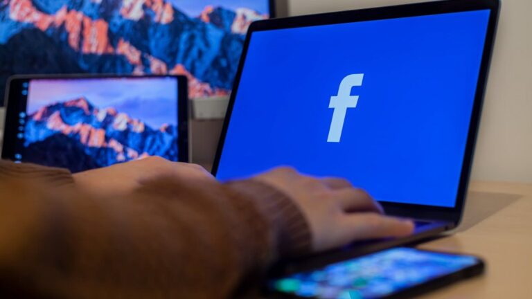 Facebook: la nueva función de Meta AI con la que podrás crear collages de tus fotos