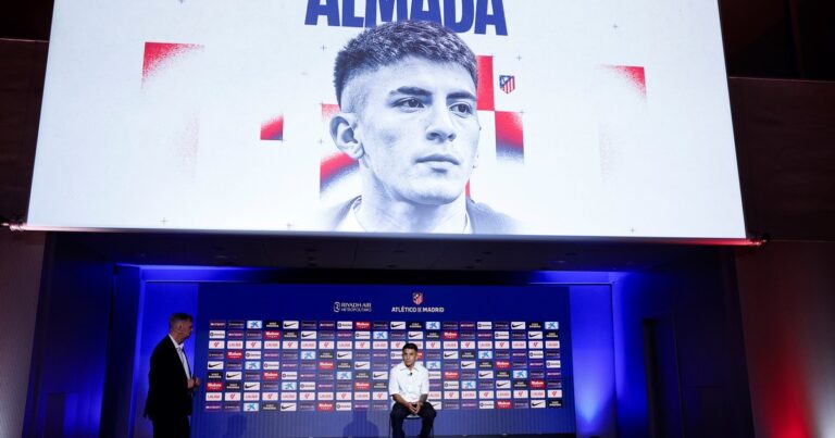 El Atlético de Madrid presentó oficialmente a Thiago Almada