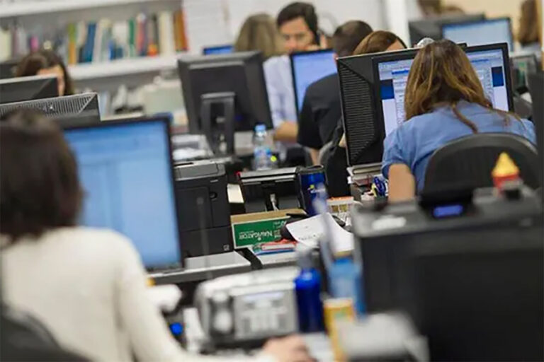 El Gobierno oficializó aumentos escalonados para los empleados públicos nacionales: cómo quedan los salarios