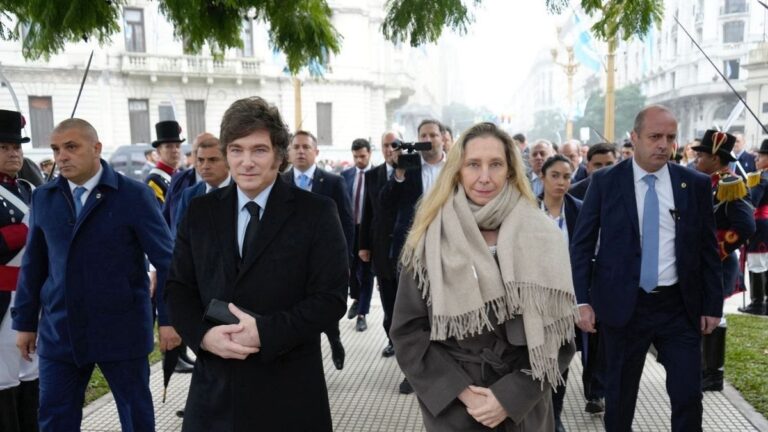 «Bozal» legal y censura previa: juristas advierten que el fallo que prohibió publicar los audios de Karina Milei vulnera la libertad de expresión