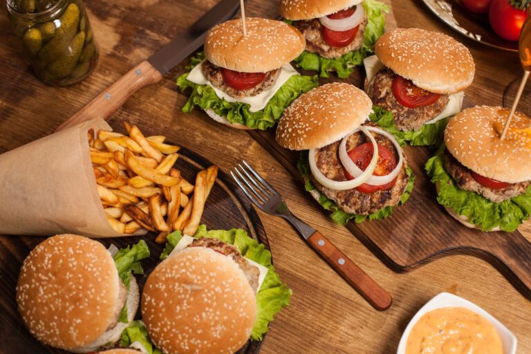 La inflación impacta en las cadenas de comida rápida: la nueva batalla que podría desatar un cambio masivo de precios