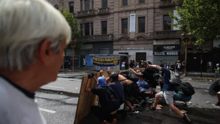 Detuvieron al manifestante que habría arrojado una molotov en la marcha contra la Reforma laboral