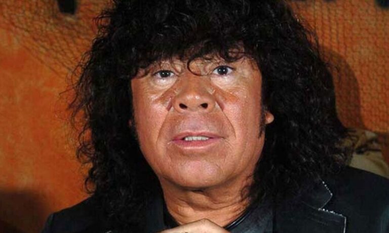 Me está faltando oxígeno: el desesperado pedido de La Mona Jiménez en el escenario que preocupó a todos