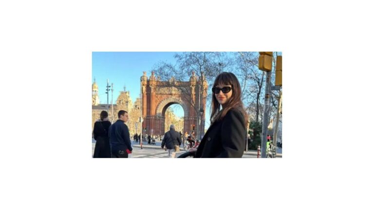 «Hola, soy Mami»: Úrsula Corberó presentó a Dante, hijo del Chino Darín