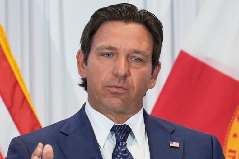 Cuba hace un llamado a los migrantes y DeSantis les responde: Balde de agua fría en Hialeah