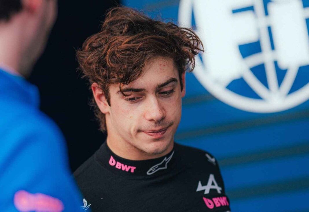 Franco Colapinto con el uniforme de Alpine