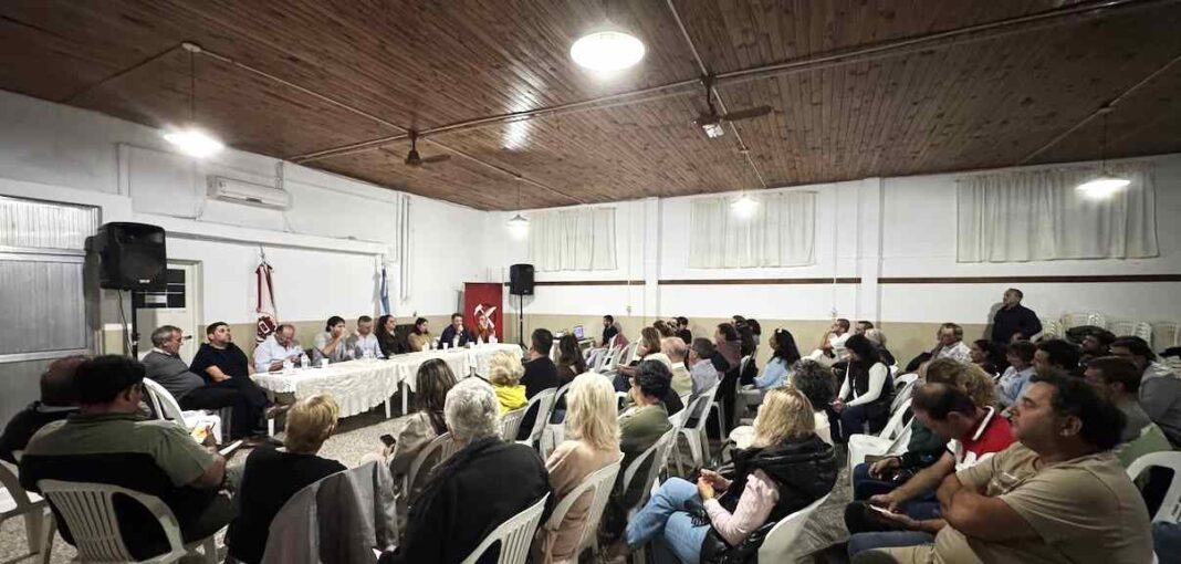Martín Berhongaray en reunión con intendentes de La Pampa
