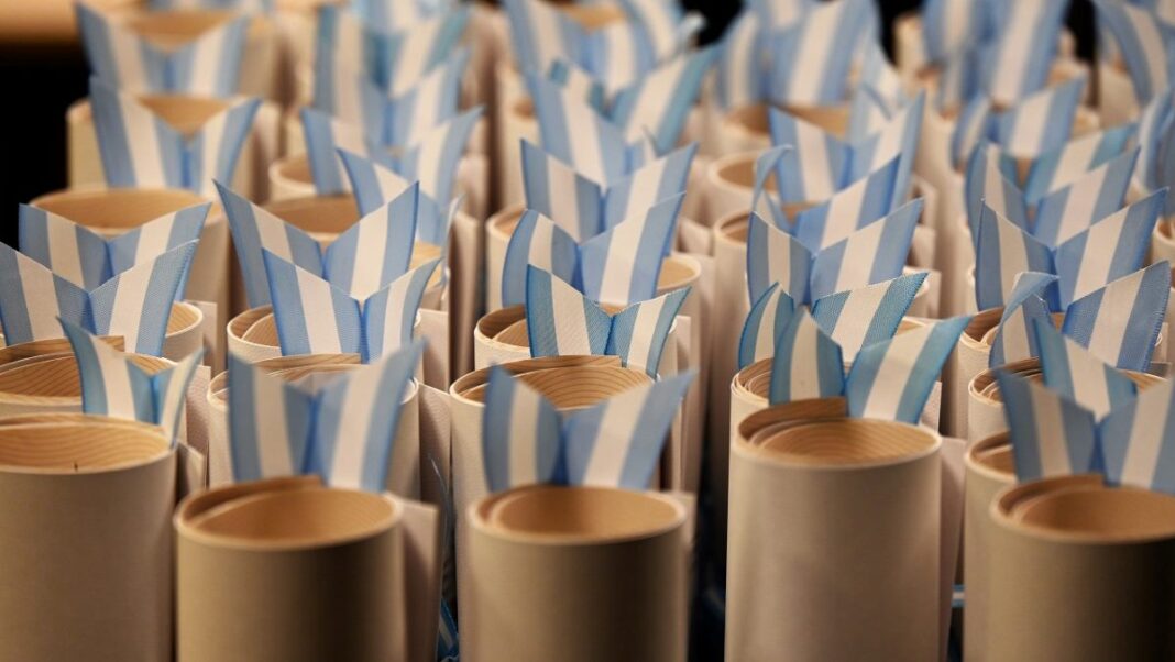 Acto de colación de grado en el Aula Magna de la UNLPam, Santa Rosa