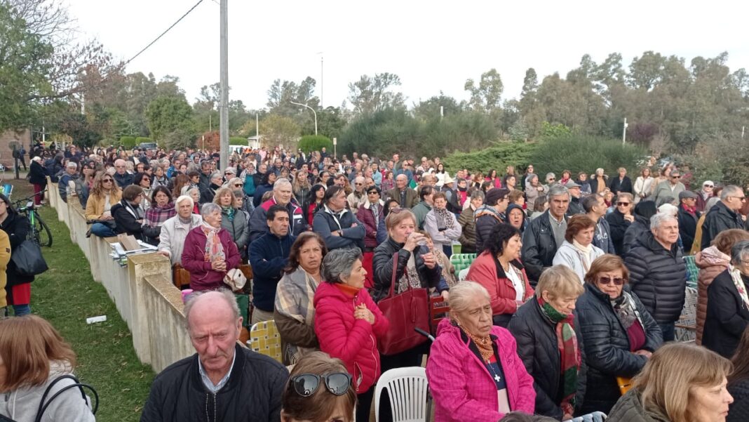 Peregrinos en el santuario de San José en Colonia San José