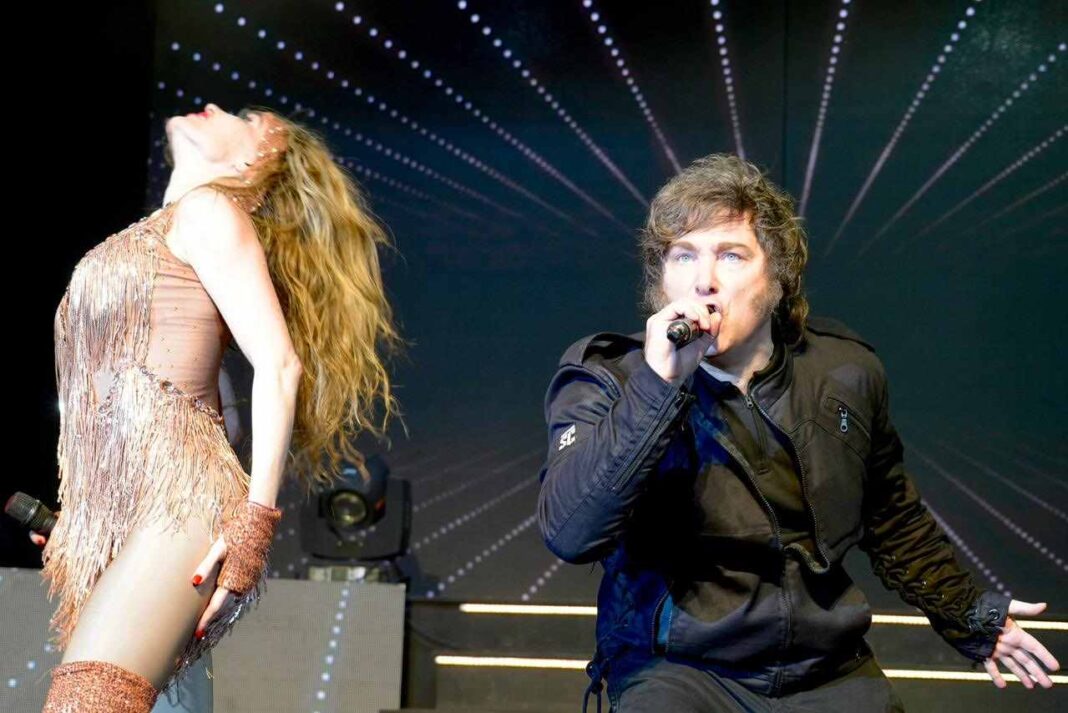 Gráfico de encuesta de Management & Fit mostrando caída en aprobación de Javier Milei