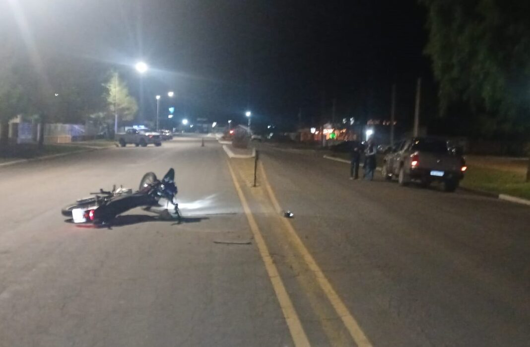 Policía científica trabaja en la escena del siniestro vial en Jacinto Arauz