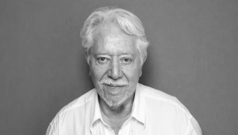 Retrato del director de cine argentino Luis Puenzo