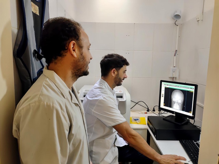 Nuevo equipo digitalizador de rayos X en el Hospital Samuel Halfon de Embajador Martini, La Pampa.