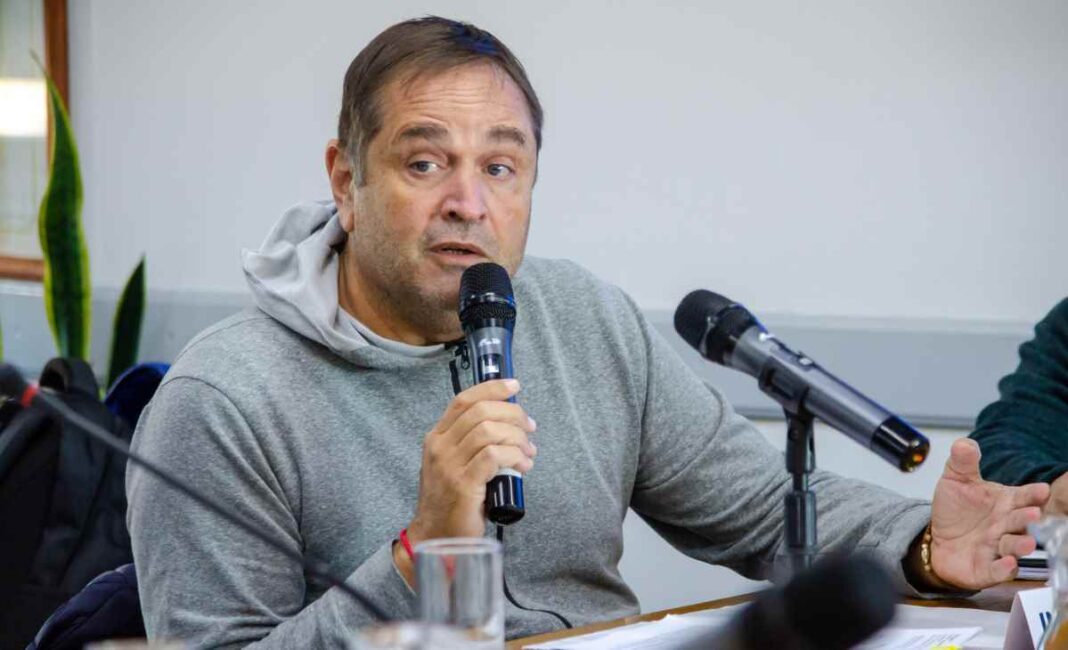 Reunión de la Comisión de Legislación General en Santa Rosa con el subsecretario de Deportes