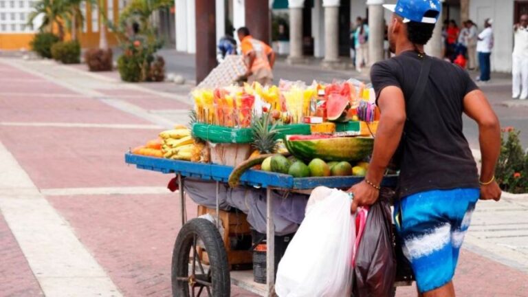 Gráfico estadístico sobre la evolución de la tasa de informalidad laboral en Argentina.
